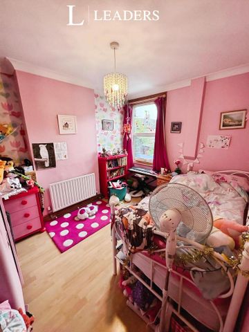 4 bedroom terraced house to rent - Photo 2