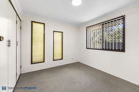 Refreshed Unit with Private Yard in Convenient Wilsonton Location - Photo 5