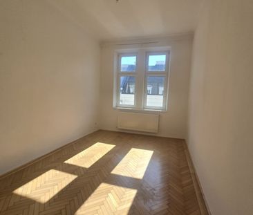 Sehr helle, unbefristete Stilaltbauwohnung ( 2 er WG geeignet ) Näh... - Photo 2