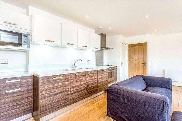 Lea Bridge Road, London, E5 - Photo 1