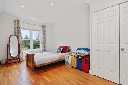 5 bedroom detached house to rent - Photo 4