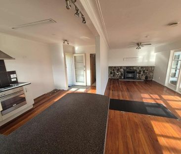 3 bed home - Photo 5