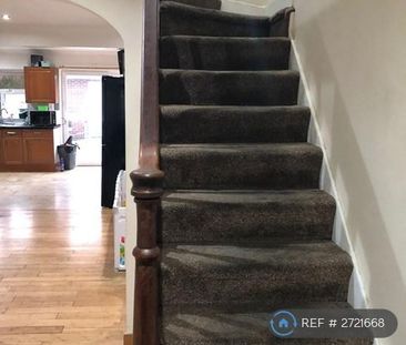 1 bedroom in a house share to rent - Photo 4