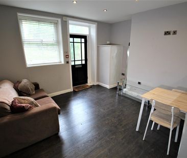 Richmond Road, Hyde Park, LS6 1BX, Leeds - Photo 5