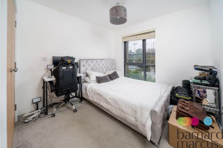 Royal Engineers Way, London, Millbrook Park - Photo 5