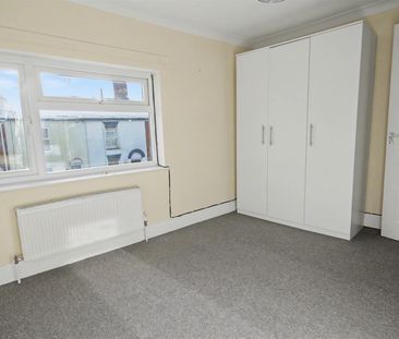 3 Bedroom House to let - Photo 3
