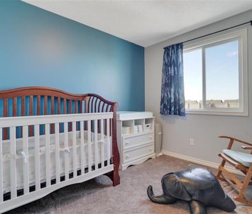 Charming 3 Bedroom Duplex With Fireplace And Backyard Oasis In Maple - Photo 6