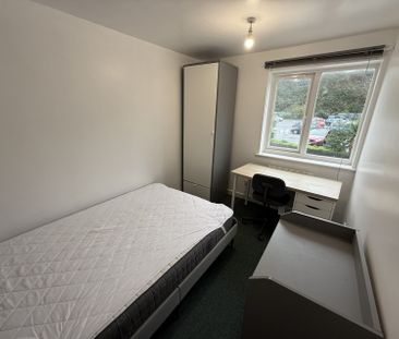 Quarry Hill, Falmouth - Photo 2