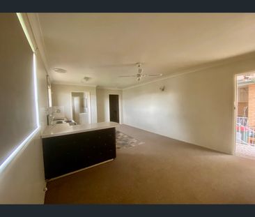 4/3 Edinburgh St, West Tamworth, NSW 2340 - Photo 2