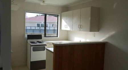 Tidy Two Bedroom Home in Raumati South - Photo 2