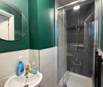 1 bedroom House share To Let - Photo 4