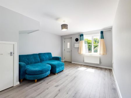 3 bedroom semi-detached house to rent - Photo 2