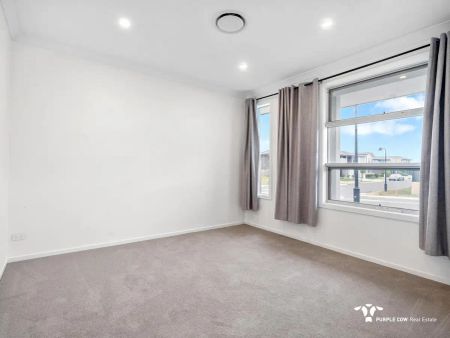 “Brand-New Luxury Living in Redbank Plains” - Photo 5