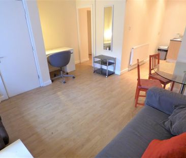 2 bedroom ground floor flat to rent - Photo 1