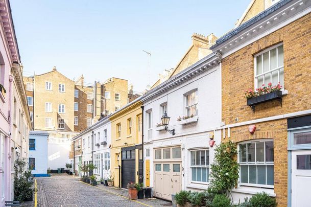 3 bedroom mews to rent - Photo 1