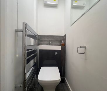 Gorse Meade, Slough - Photo 4