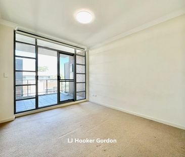 Ultra Spacious with a Study Room or Home Office - Photo 1