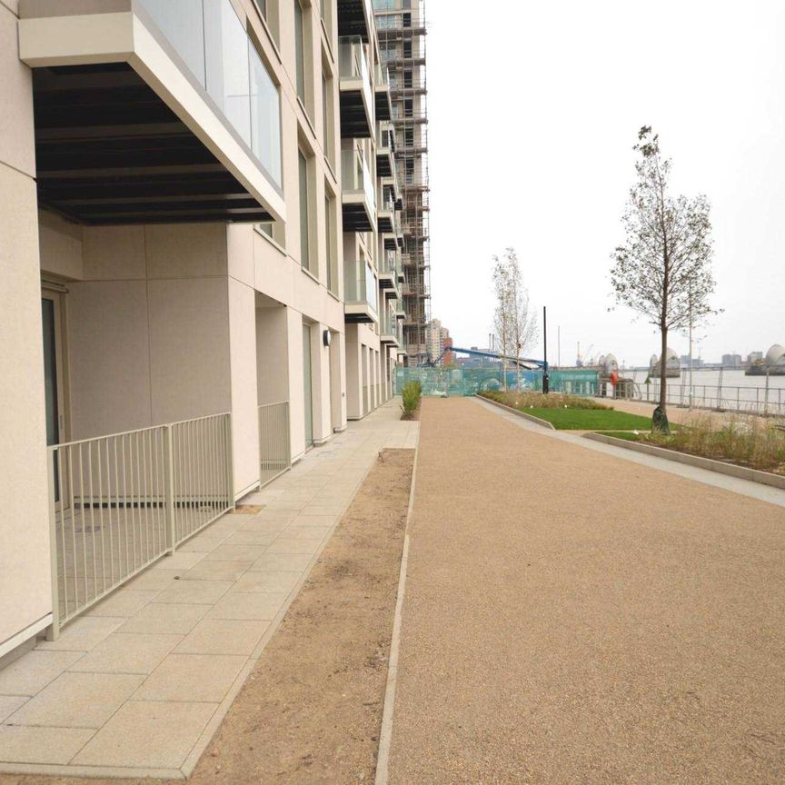 Royal Wharf, Silvertown - Photo 1