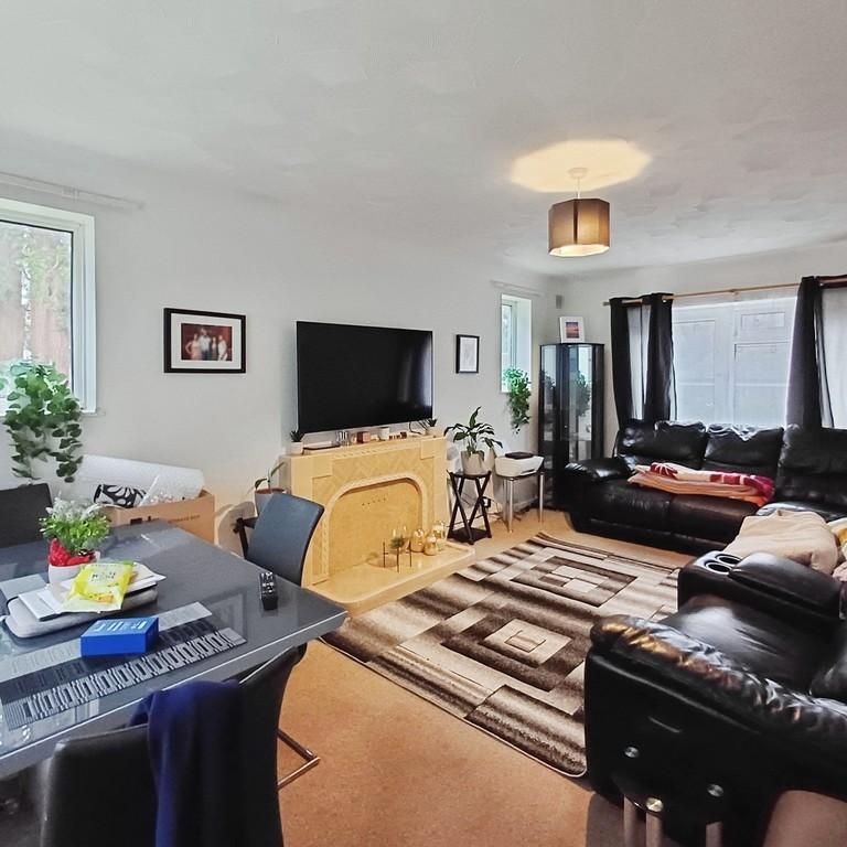 2 bedroom detached bungalow to rent - Photo 1