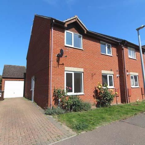 3 bedroom semi-detached house to rent - Photo 1