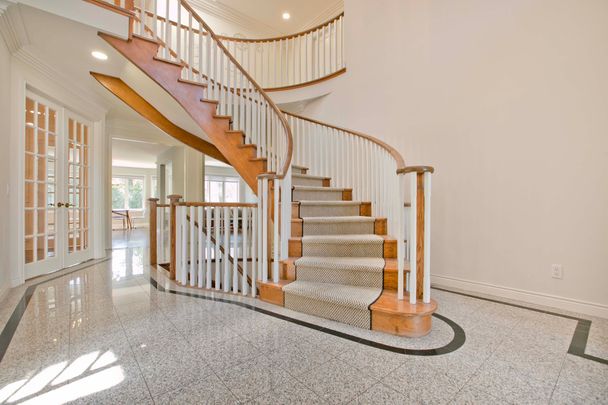 For Lease - 53 Aldershot Crescent, Toronto, Ontario - Photo 1