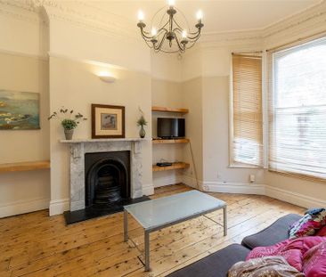 6 bedroom terraced house to rent - Photo 2