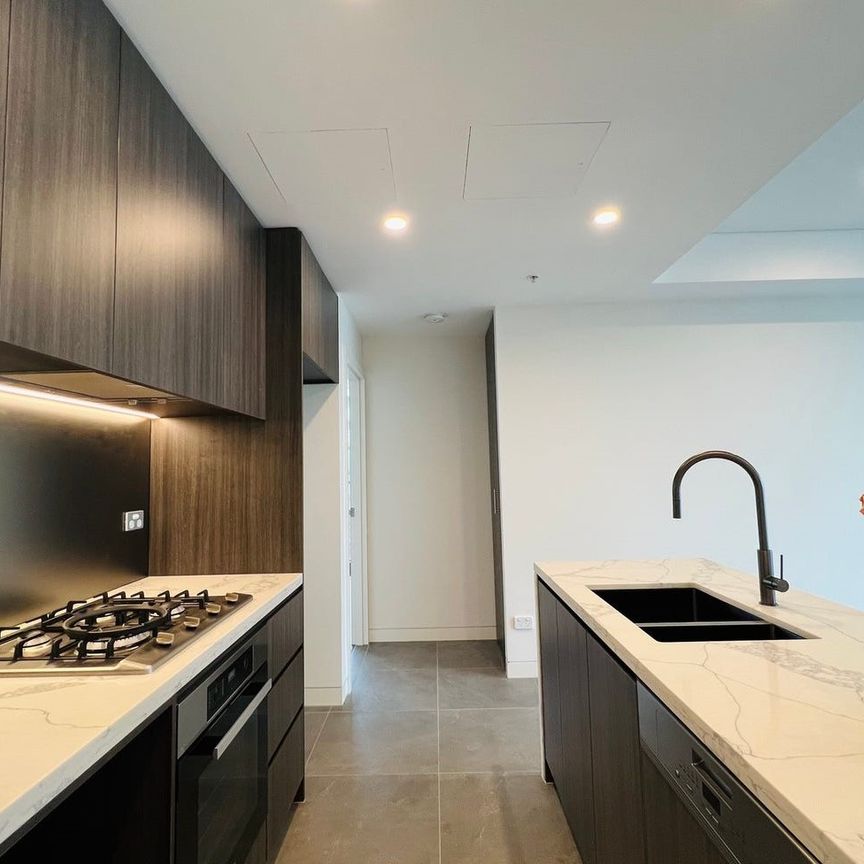 **Two Weeks Free Rent** Modern 2-Bedroom brand-new Apartment with Premium Amenities in Sydney Olympic Park - Photo 1