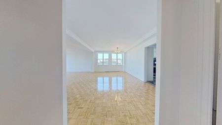 Apartment Building in the Heart of Westmount – 200 Kensington, Montreal - Photo 2