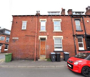 4 bedroom House in Thornville Street, Leeds - Photo 6