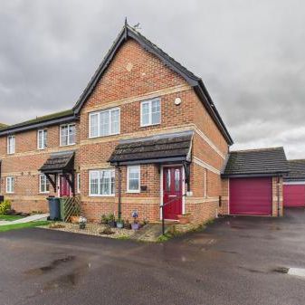 Besom Court, Tadley, RG26 - Photo 1