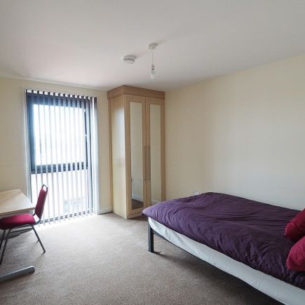 3 Bedroom Penthouse in City Centre - Photo 1