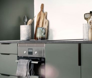 Godt udnyttet 2-værelses lejlighed med olivengrønt køkken og egen t... - Foto 6