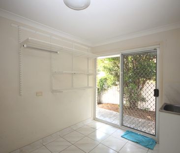 Family Home with 4 Bedrooms and Large Garage. 12-month lease with m... - Photo 3