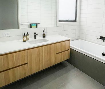 Bayside Luxury - Photo 4