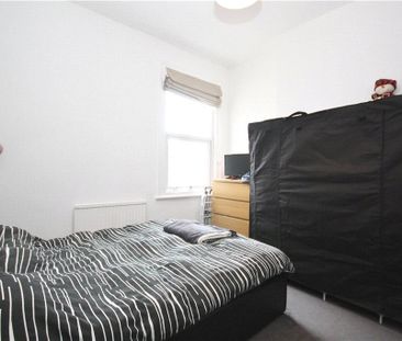 Mafeking Avenue, Brentford, TW8 0NH - Photo 2