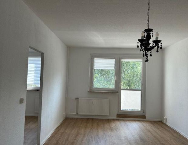 ---Sanierte 3-Raum Wohnung mit Einbauküche in Lusan--- - Foto 1