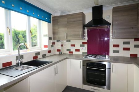 2 bedroom terraced house to rent - Photo 4