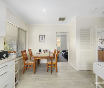 Quiet, Spacious & Well-Presented Unit in a Small Group - Photo 3