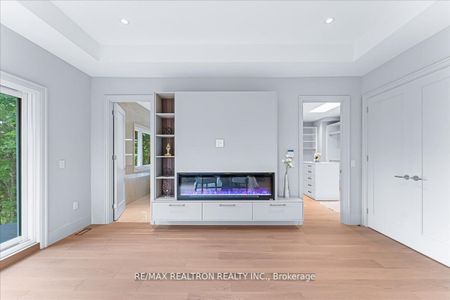 For Lease - 275 Reiner Road, Toronto W05, Ontario - Photo 3