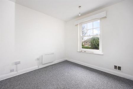 4 bedroom detached house to rent - Photo 4