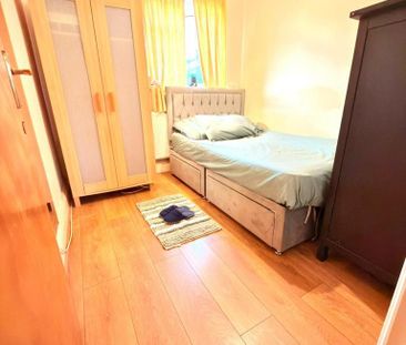 1 bedroom in a house share to rent - Photo 1