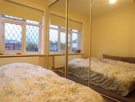 Priesthorpe Avenue, Pudsey, LS28 7TG - Photo 2