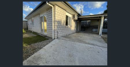 Private and Comfortable 3-Bedroom Back Unit in Inala - Photo 5