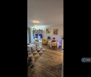 1 bedroom flat to rent - Photo 2