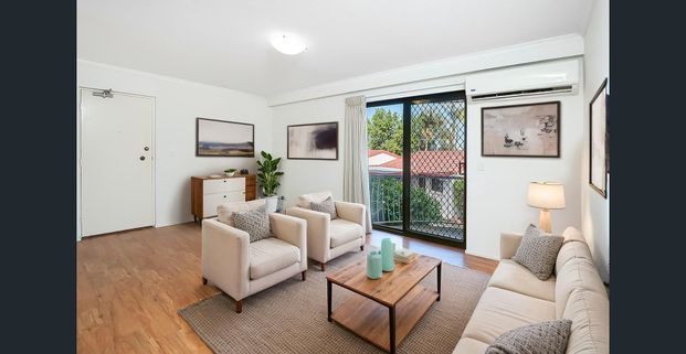 Ground Level Two Bedroom Apartment - Photo 1