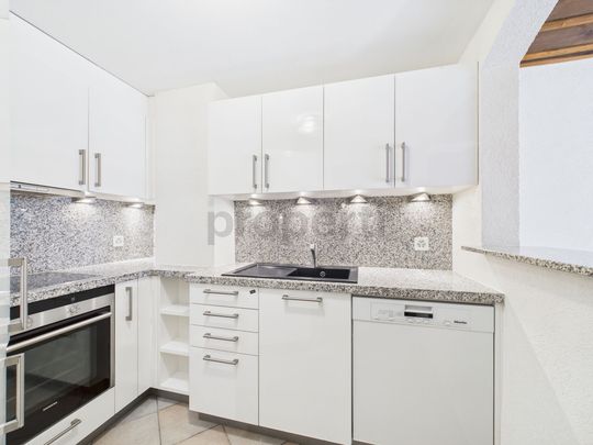 4-room apartment in the historic Totengässlein in the middle of Basel's old town - Photo 1