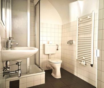 Sehr zentral gelegene 2-Zimmer-Wohnung mit separater Küche möbliert... - Foto 3