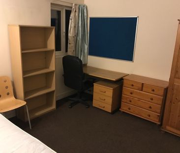 5 Bed Terraced House, Sheriff Avenue, CV4 - Photo 4