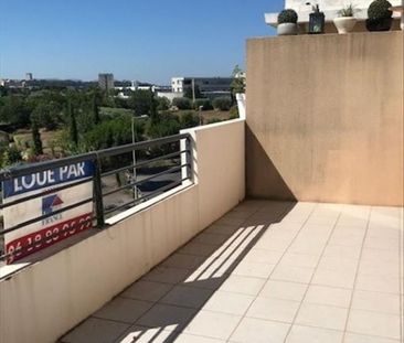 Appartement 3 pièces 66m2 MARSEILLE 13EME 914 euros - Photo 2