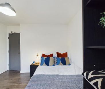 1 bedroom in a house share to rent - Photo 5
